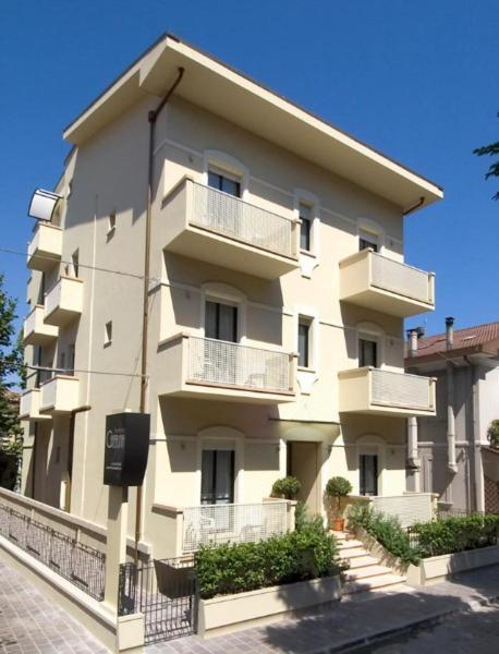 Residence Caterina Cattolica Bagian luar foto