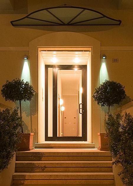 Residence Caterina Cattolica Bagian luar foto