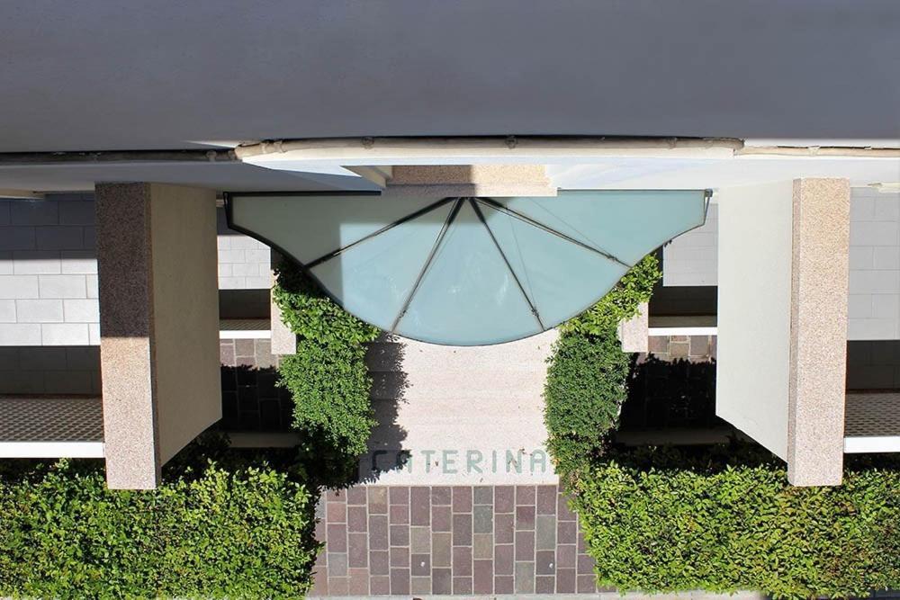 Residence Caterina Cattolica Bagian luar foto