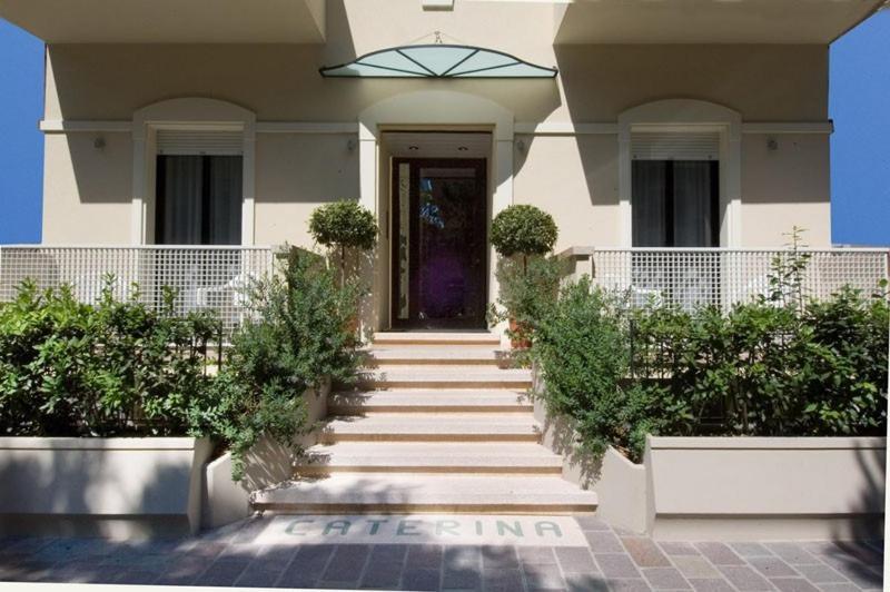 Residence Caterina Cattolica Bagian luar foto