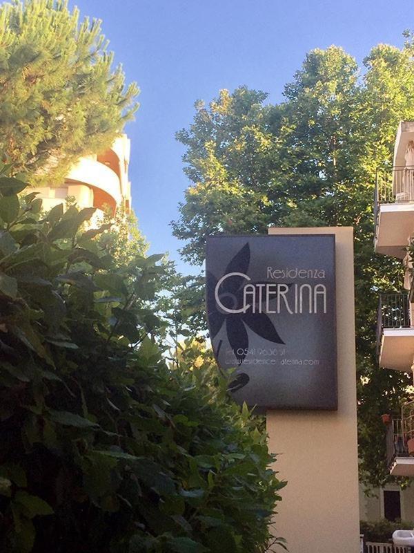 Residence Caterina Cattolica Bagian luar foto